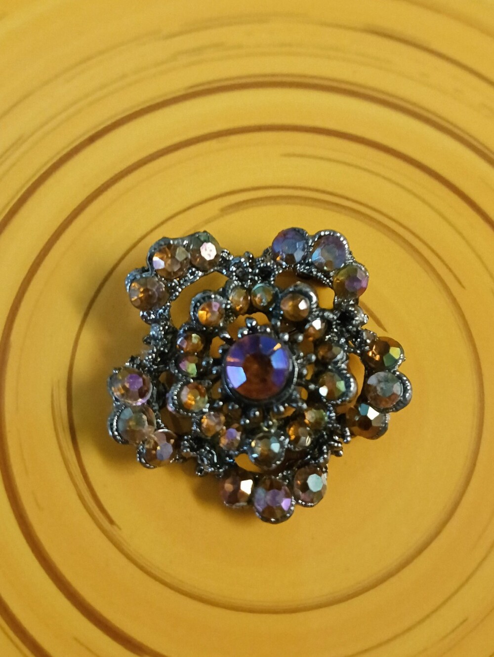 Vintage Amber Crystal Flower Brooch (1 1/4”)